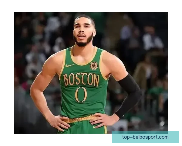 布克关键时刻命中率完胜塔图姆 NBA硬解能力与巨星成色全面对比 布克关键时刻命中率完胜塔图姆 NBA硬解能力与巨星成色全面对比